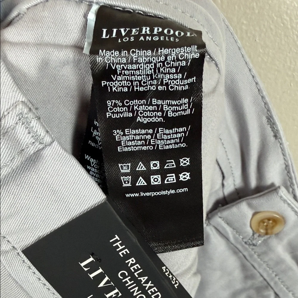 Liverpool Relaxed Straight Chino Pants in Light Gray